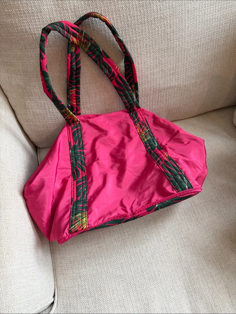 Victorias Secret bright pink